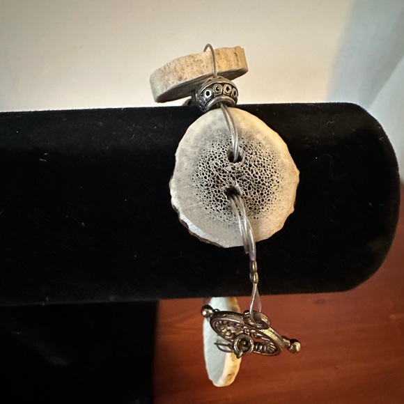 Beautiful Antler Slices & Wire Bracelet - Picture 2 of 5